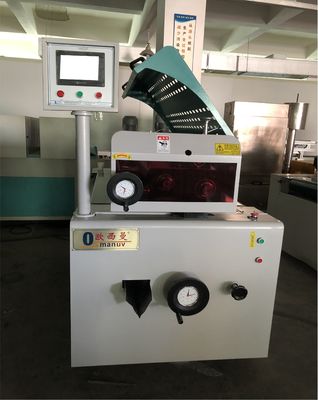 信頼性の高い性能 高容量生産 ロールコーティングマシン 0-20 M/Min 速度と 0.4 - 0.6 MPa 空気圧