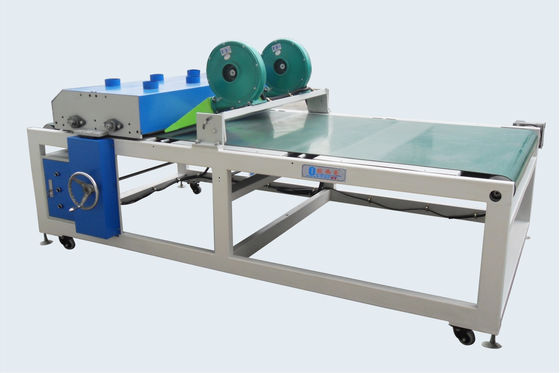スプレー式塗料の生産ライン紫外線コータ150mmの厚さW1320mm