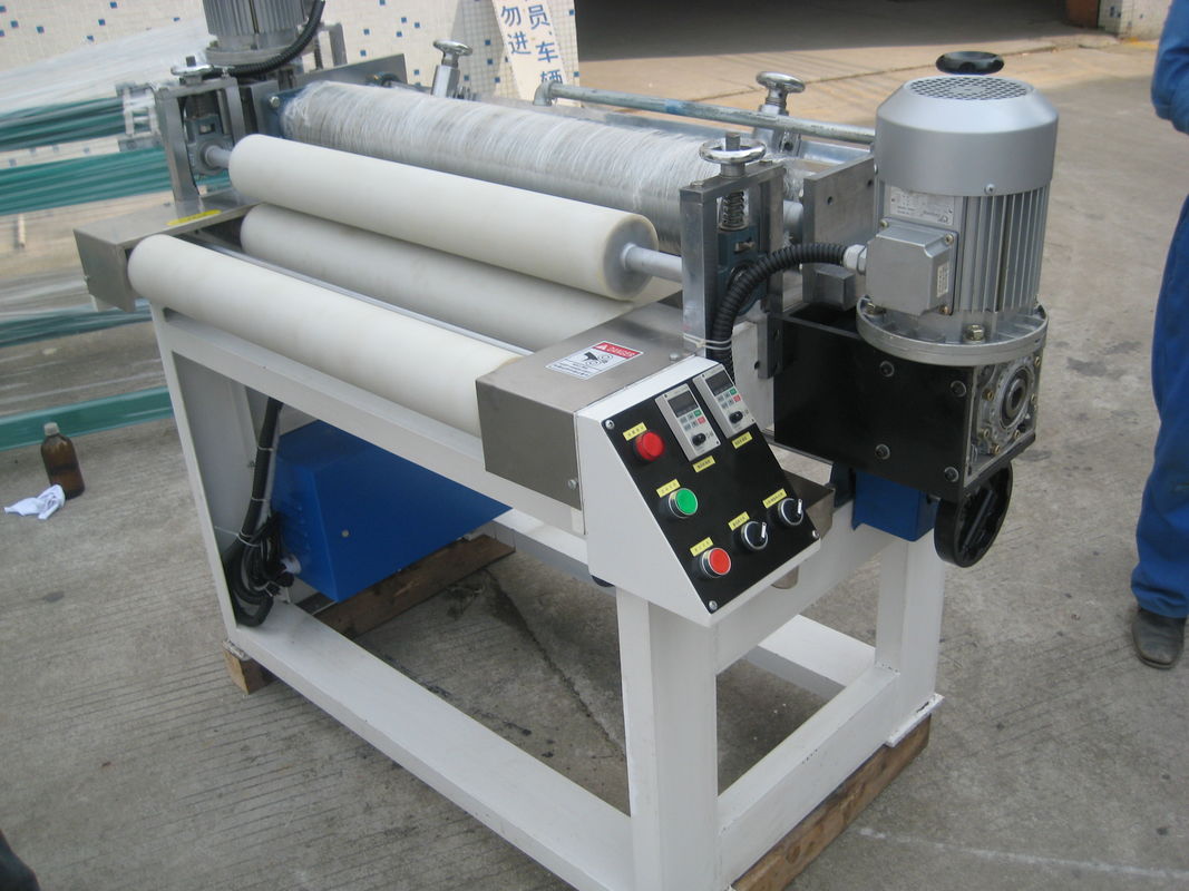 ポリ塩化ビニールのパネル平らな木620Mm KHV軸受けのための紫外線ローラーの吹き付け塗装機械