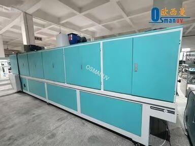木材とパネルの連続172nmエクシマーソフトタッチコーティングライン 調整可能な幅 (600-2100mm) & 輝度 (1-10GU)