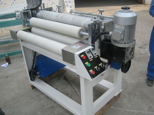 ポリ塩化ビニールのパネル平らな木620Mm KHV軸受けのための紫外線ローラーの吹き付け塗装機械